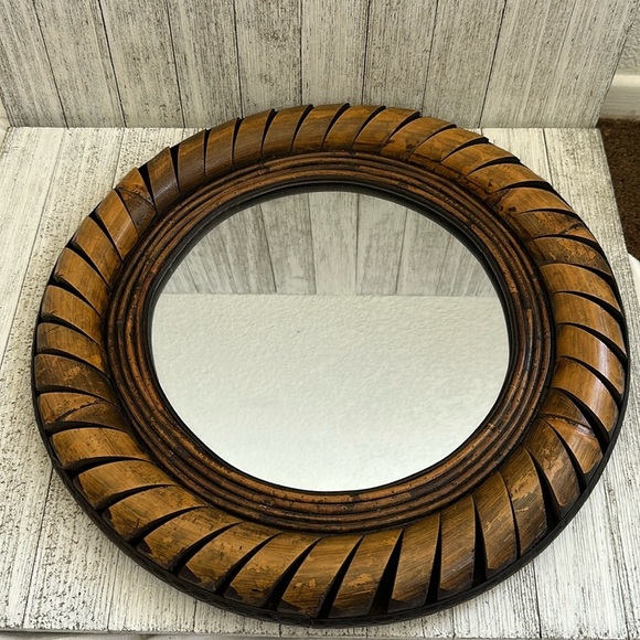 Vintage Bamboo and wood round mirror - Picture 5 of 8